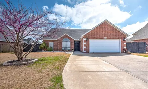 2107 SW Chinquapin Ave, Bentonville, AR 72712