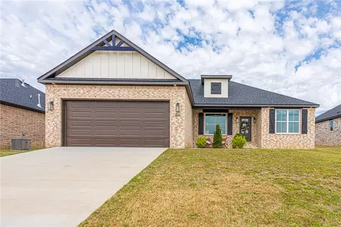 922 Sugar Loaf Rd, Prairie Grove, AR 72753