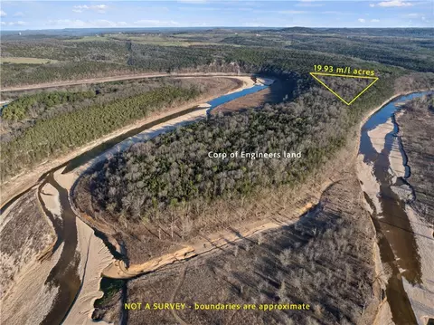3285 Bear Bottom Dr, Lead Hill, AR 72644
