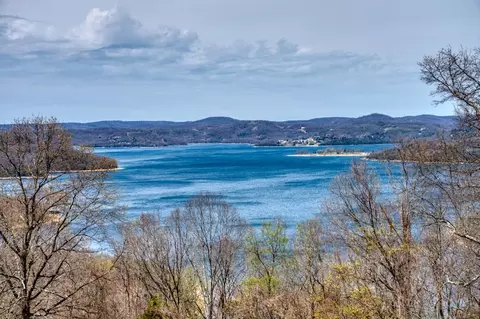Highland Park Drive, Eureka Springs, AR 72631