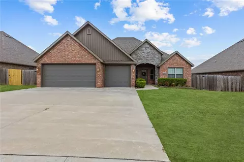 4252 Sussex Cv, Springdale, AR 72762