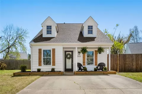 1005 S 25th St, Rogers, AR 72758