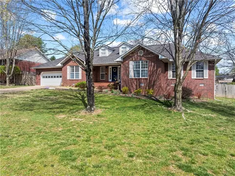 1213 Rogers Ave, Harrison, AR 72601