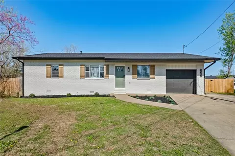 2307 Douglas St, Bentonville, AR 72712