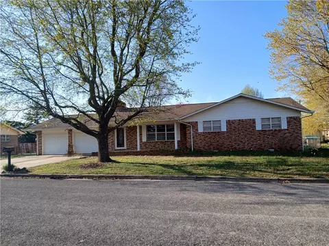 1003 Freeman Ave, Berryville, AR 72616