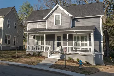876 S Waxflower Ave, Fayetteville, AR 72701