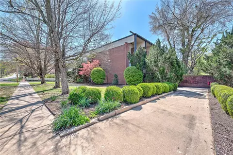 321 E Lafayette St #103, Fayetteville, AR 72701