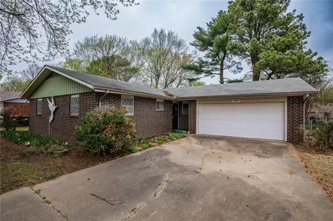 2600 Toni Ave, Springdale, AR 72762