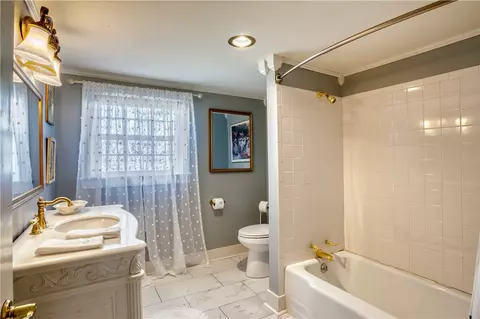 Bath - 6105 Park Ave, Fort Smith, AR 72903 photo 4 of 6