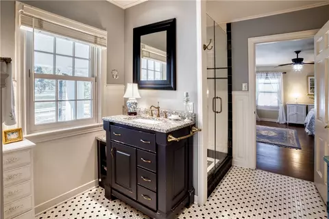 Bath - 6105 Park Ave, Fort Smith, AR 72903 photo 5 of 6