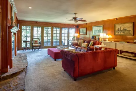 Living - 6105 Park Ave, Fort Smith, AR 72903 photo 2 of 3