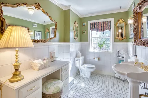 Bath - 6105 Park Ave, Fort Smith, AR 72903 photo 1 of 6