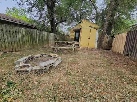 Exterior - 424 E Velma Ave, Springdale, AR 72764 photo 3 of 5