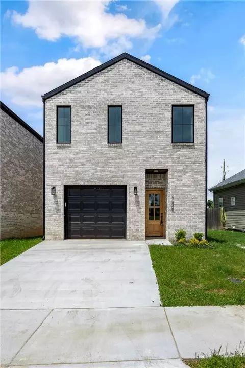 738 N 5th St, Rogers, AR 72756