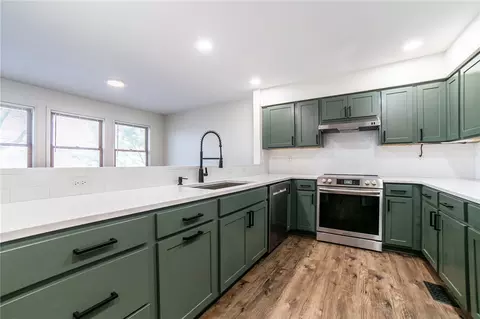 2 Estes Dr, Bella Vista, AR 72715