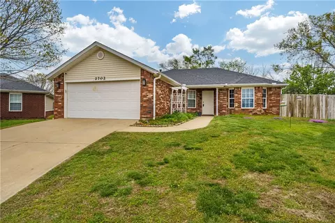 2702 Tunica Ct, Bentonville, AR 72712