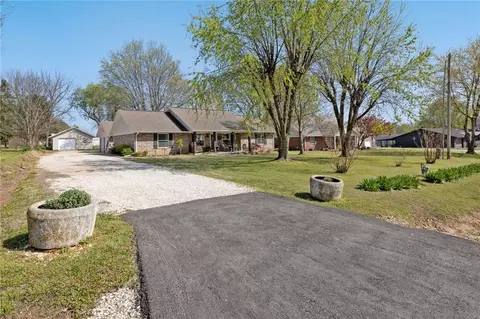 111 N Border St, Prairie Grove, AR 72753