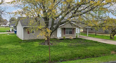 516 W Main St, Gentry, AR 72734 photo 9