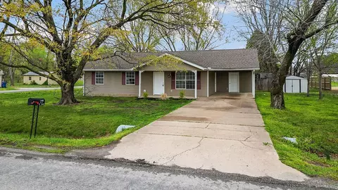 516 W Main St, Gentry, AR 72734 photo 10