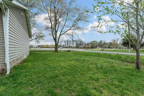 516 W Main St, Gentry, AR 72734 photo 7