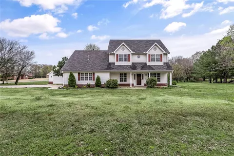 8968 W Forest Hills Dr, Fayetteville, AR 72704