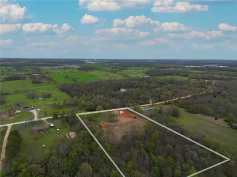 18983 Old Springtown Rd, Gentry, AR 72734