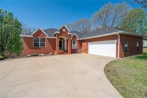 8673 Apple Glen St, Rogers, AR 72756