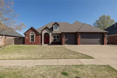 4294 E Troon Dr, Fayetteville, AR 72701