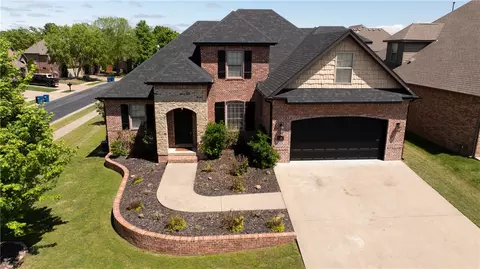 1106 NE St Ives Rd, Bentonville, AR 72712