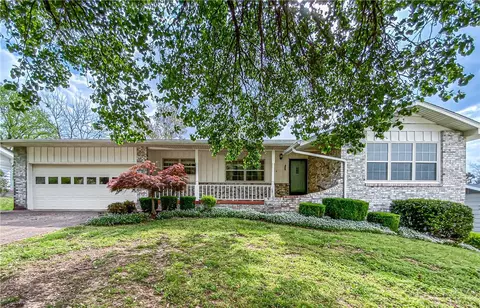 409 Skyline Dr, Harrison, AR 72601 photo 1