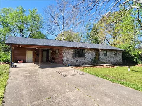 165 Neal St, Farmington, AR 72730