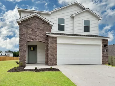 1963 Larkspur St, Springdale, AR 72762