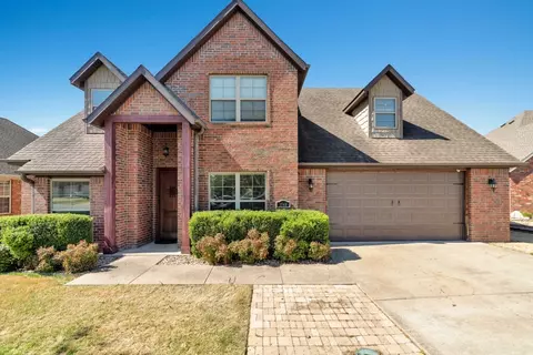 1743 S River Meadows Dr, Fayetteville, AR 72701