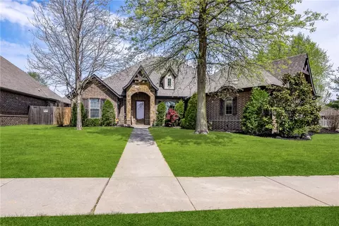 3000 SW Mahogany Ave, Bentonville, AR 72712
