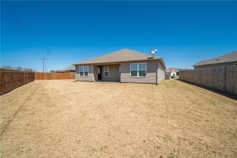 Exterior - 701 Belhaven Rd, Centerton, AR 72719 photo 2 of 3