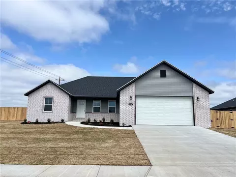 120 Tonya Loop, Huntsville, AR 72740