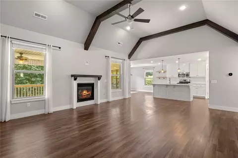 962 Glass St, Cave Springs, AR 72718