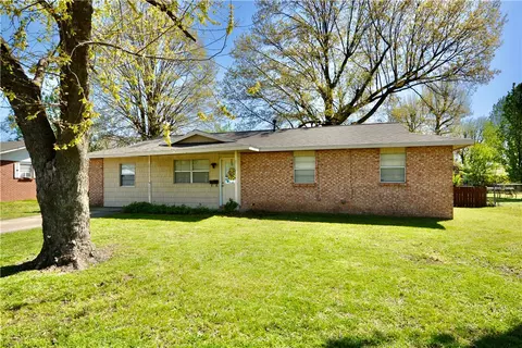 1501 Carlton St, Springdale, AR 72762