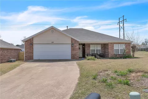 814 Ouachita Dr, Bentonville, AR 72712