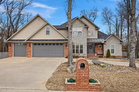 110 Country View Ct, Morrilton, AR 72110
