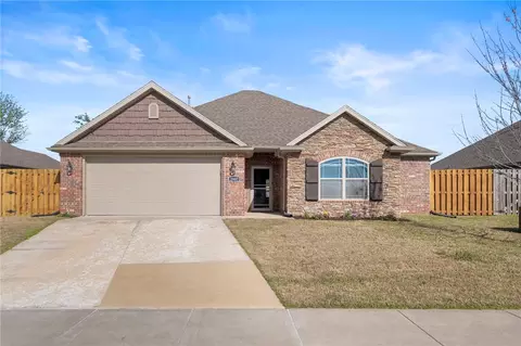2907 S 4th St, Rogers, AR 72758