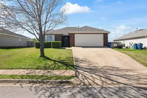 2705 SW 10th St, Bentonville, AR 72712