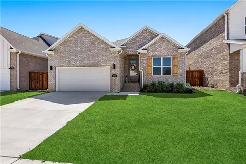 3703 SW Daybreak Blvd, Bentonville, AR 72713