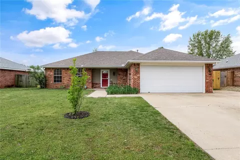 891 Honeysuckle Dr, Centerton, AR 72719