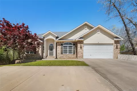 3 Rutland Dr, Bella Vista, AR 72714