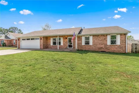 608 Highland St, Lowell, AR 72745