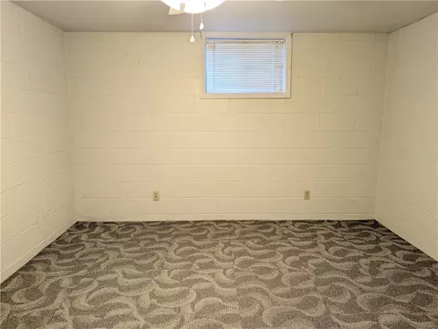 Bedroom - 105 Wren St, Harrison, AR 72601 photo 6 of 7