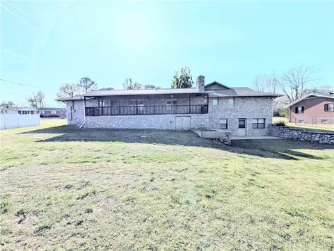 Exterior - 105 Wren St, Harrison, AR 72601 photo 9 of 12