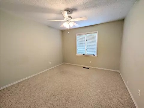 Bedroom - 105 Wren St, Harrison, AR 72601 photo 1 of 7