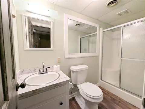 Bath - 105 Wren St, Harrison, AR 72601 photo 5 of 5